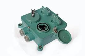 IMPA 792832 - WATERTIGHT 3-PIN TWIN RECEPTACLE WITH SWITCH