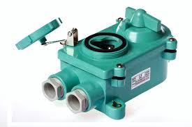 IMPA 792808 - WATERTIGHT RECEPTACLE WITH SWITCH, S1MR