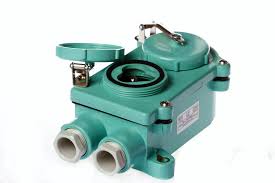 IMPA 792831 - WATERTIGHT 3-PIN TWIN RECEPTACLE